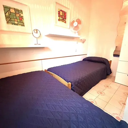 Dinky 267 Apartman